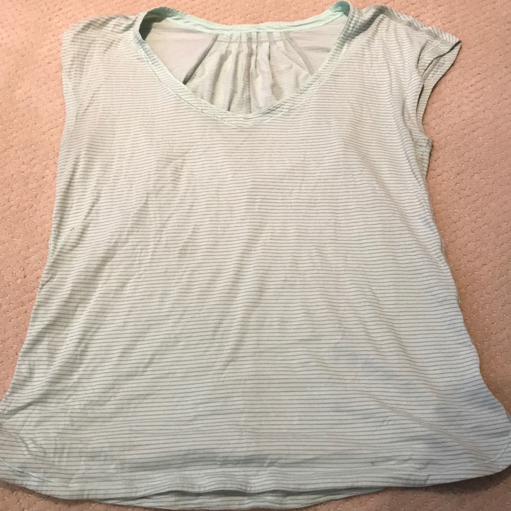 lululemon tee shirt size 6